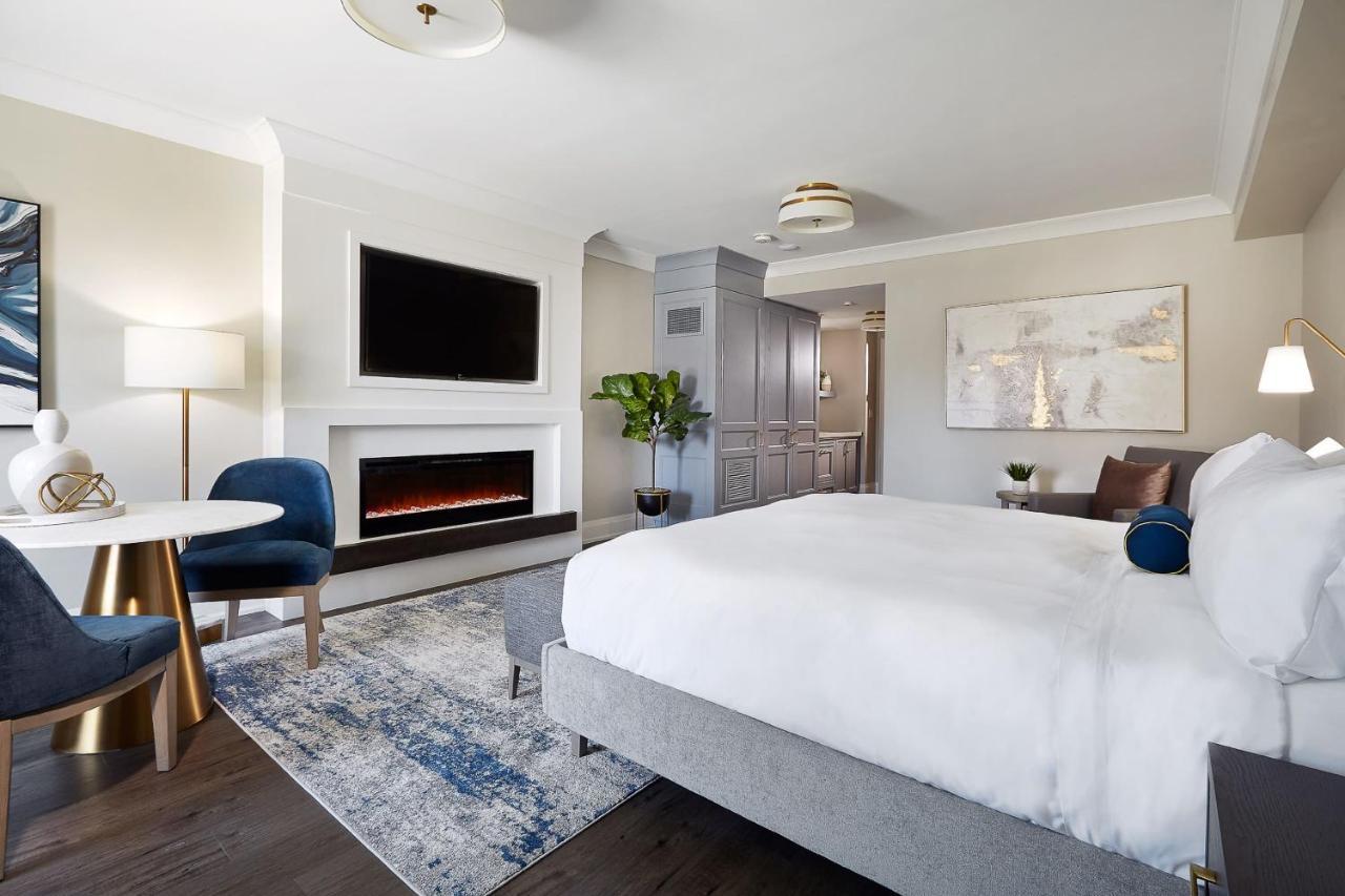 124 On Queen Hotel & Spa Niagara-on-the-Lake Dış mekan fotoğraf A guest room at the Hotel at Old Sugar Mill