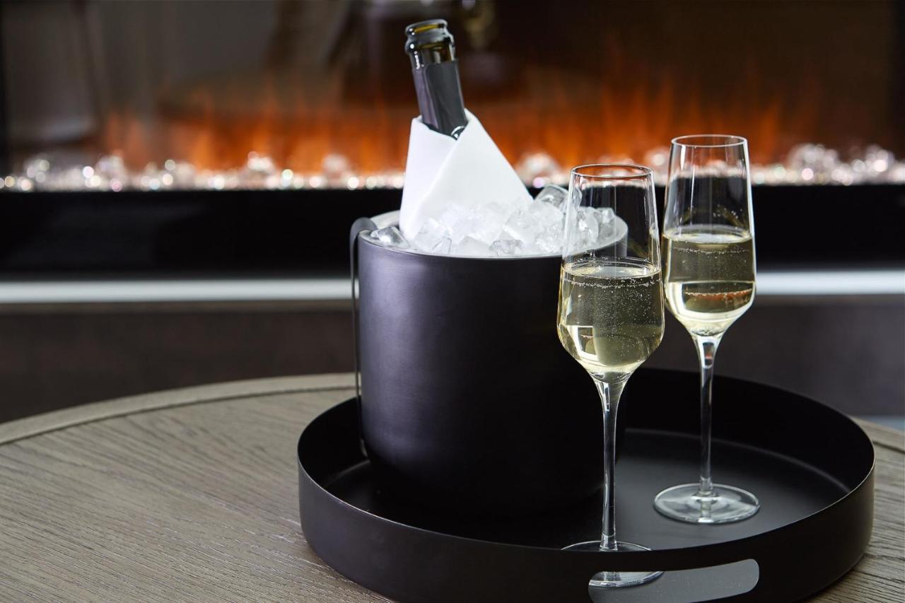 124 On Queen Hotel & Spa Niagara-on-the-Lake Dış mekan fotoğraf Champagne