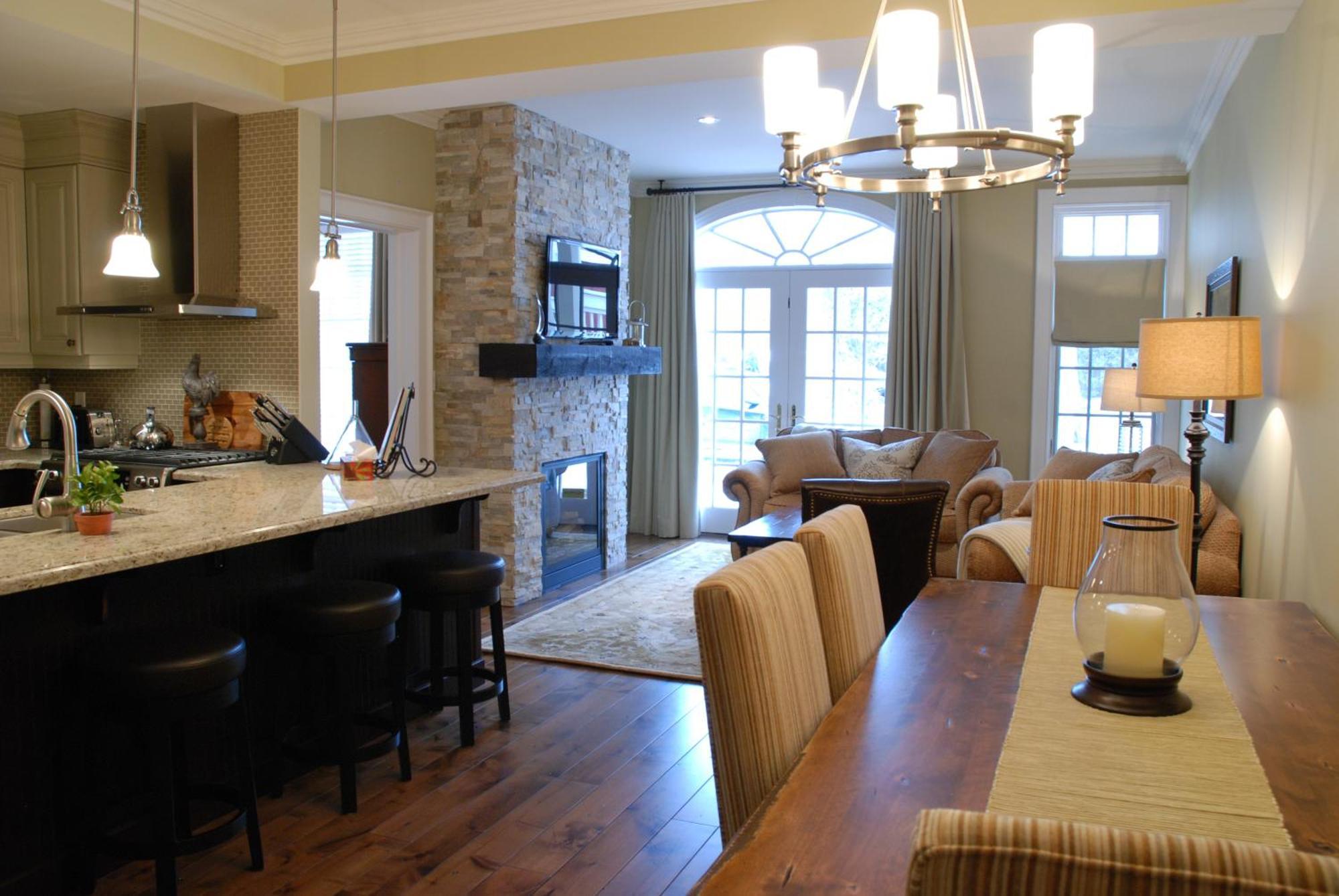 124 On Queen Hotel & Spa Niagara-on-the-Lake Dış mekan fotoğraf A modern open-plan kitchen and dining room